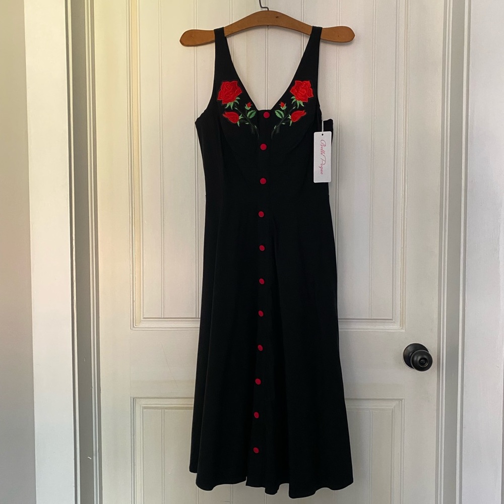 NWT 1950s-style pin-up dress with roses embroidery